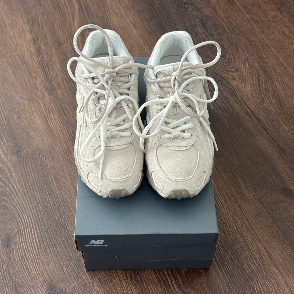 New Balance 204L